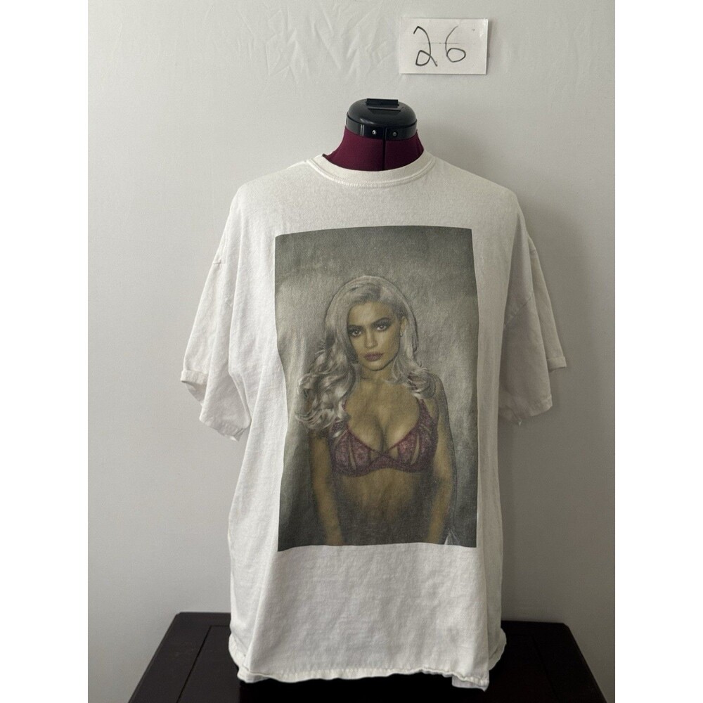 Kylie Graphic T Shirt White Portrait Made USA Adult Large Pop Music Merch Tee